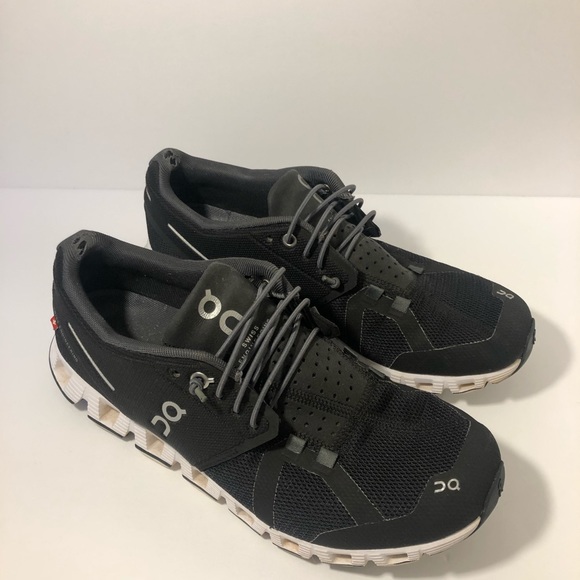 On cloud Shoes - On Cloud Black running shoes